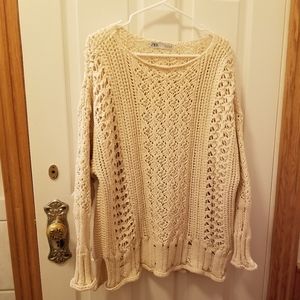ZARA. Oversized crocheted sweater. Womens Small. Off white with gold.